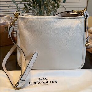 Coach NWT Cary shoulder bag pebbled leather CC435